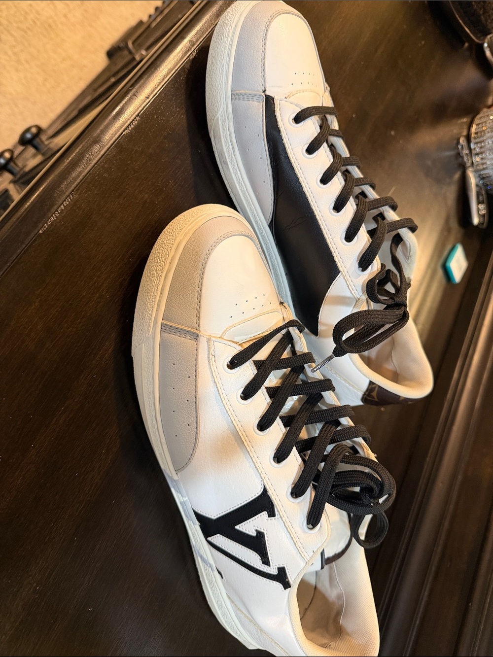 Louis Vuitton White and Black Low-Top Leather Sneakers - Picture 5 of 6